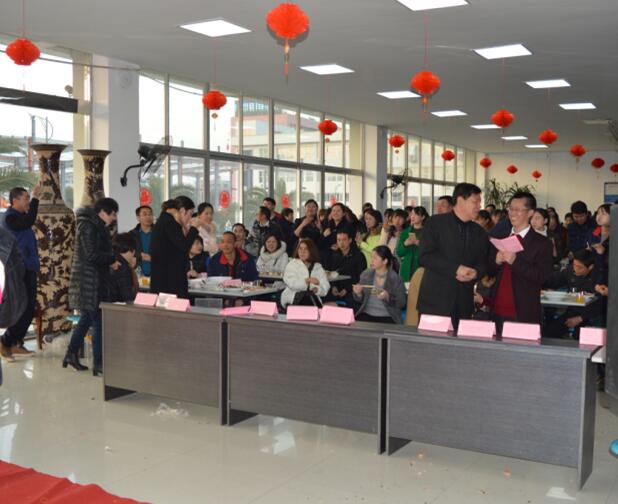Die zweite 'hundertfamilie Banquet ' in Gangyuan 